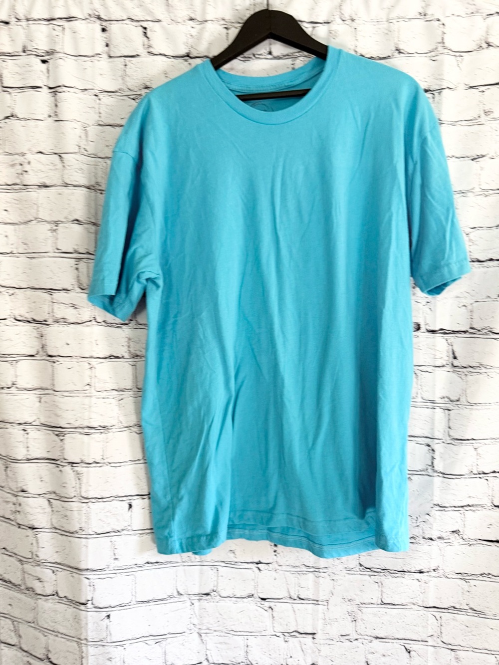 TRUE CLASSIC. blue classic Tshirt. Size XL